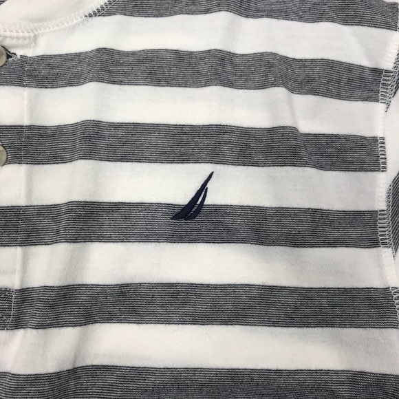 Nautica 3 button long sleeve shirt - Picture 4 of 8